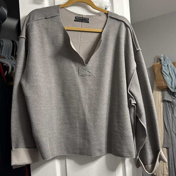 Urban Outfitters oversized sweater - Picture 2 of 4